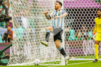 22/11/2022 - Lionel Messi (10) of Argentina scores a goal and celebrates 1-0 during the FIFA World Cup 2022, Group C football match between Argentina and Saudi Arabia on November 22, 2022 at Lusail Stadium in Al Daayen, Qatar - FOOTBALL - WORLD CUP 2022 - ARGENTINA V SAUDI ARABIA - FIFA MONDIALI - CALCIO