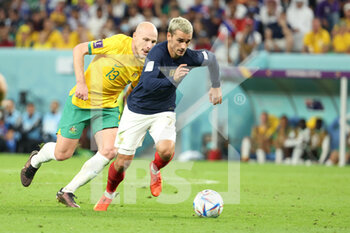 22/11/2022 - Antoine Griezmann of France, Aaron Mooy of Australia (L) during the FIFA World Cup 2022, Group D football match between France and Australia on November 22, 2022 at Al Janoub Stadium in Al Wakrah, Qatar - FOOTBALL - WORLD CUP 2022 - FRANCE V AUSTRALIA - FIFA MONDIALI - CALCIO
