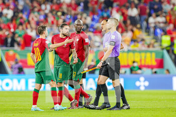 24/11/2022 - Portugal players remonstrate with the officials during the Fifa World Cup 2022, Group H football match between Portugal and Ghana on November 24, 2022 at Stadium 974 in Doha, Qatar - FOOTBALL - WORLD CUP 2022 - PORTUGAL V GHANA - FIFA MONDIALI - CALCIO