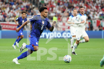 2022-11-25 - Weston McKennie of USA during the FIFA World Cup 2022, Group B football match between Qatar and Senegal on November 25, 2022 at Al Bayt Stadium in Al Khor, Qatar - FOOTBALL - WORLD CUP 2022 - ENGLAND V UNITED STATES - FIFA WORLD CUP - SOCCER