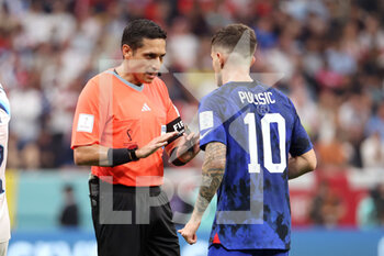 2022-11-25 - Referee Jesus Valenzuela during the FIFA World Cup 2022, Group B football match between Qatar and Senegal on November 25, 2022 at Al Bayt Stadium in Al Khor, Qatar - FOOTBALL - WORLD CUP 2022 - ENGLAND V UNITED STATES - FIFA WORLD CUP - SOCCER