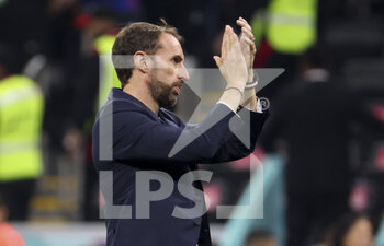 2022-11-25 - Coach of England Gareth Southgate salutes the supporters following during the FIFA World Cup 2022, Group B football match between Qatar and Senegal on November 25, 2022 at Al Bayt Stadium in Al Khor, Qatar - FOOTBALL - WORLD CUP 2022 - ENGLAND V UNITED STATES - FIFA WORLD CUP - SOCCER