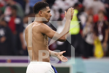 2022-11-25 - Jude Bellingham of England salutes the supporters following during the FIFA World Cup 2022, Group B football match between Qatar and Senegal on November 25, 2022 at Al Bayt Stadium in Al Khor, Qatar - FOOTBALL - WORLD CUP 2022 - ENGLAND V UNITED STATES - FIFA WORLD CUP - SOCCER