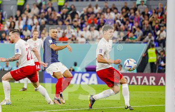 2022-11-26 - Kylian Mbappe (10) of France scores a goal 1-0 during the FIFA World Cup 2022, Group D football match between France and Denmark on November 26, 2022 at Stadium 974 in Doha, Qatar - FOOTBALL - WORLD CUP 2022 - FRANCE V DENMARK - FIFA WORLD CUP - SOCCER