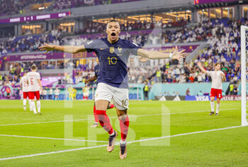2022-11-26 - Kylian Mbappe (10) of France scores a goal and celebrates 2-1 during the FIFA World Cup 2022, Group D football match between France and Denmark on November 26, 2022 at Stadium 974 in Doha, Qatar - FOOTBALL - WORLD CUP 2022 - FRANCE V DENMARK - FIFA WORLD CUP - SOCCER