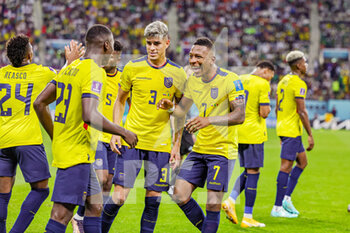 2022-11-29 - Moises Caicedo (23) of Ecuador scores a goal and celebrates 1-1 during the FIFA World Cup 2022, Group A football match between Ecuador and Senegal on November 29, 2022 at Khalifa International Stadium in Al Rayyan, Qatar - FOOTBALL - WORLD CUP 2022 - ECUADOR V SENEGAL - FIFA WORLD CUP - SOCCER