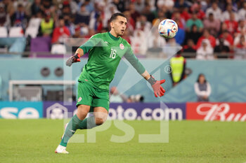 2022-11-30 - Tunisia goalkeeper Aymen Dahmen during the FIFA World Cup 2022, Group D football match between Tunisia and France on November 30, 2022 at Education City Stadium in Doha, Qatar - FOOTBALL - WORLD CUP 2022 - TUNISIA V FRANCE - FIFA WORLD CUP - SOCCER