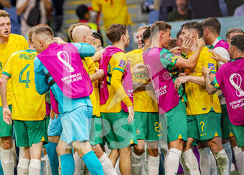 2022-11-30 - Matthew Leckie (7) of Australia scores a goal and celebrates 1-0 during the FIFA World Cup 2022, Group D football match between Australia and Denmark on November 30, 2022 at Al-Janoub Stadium in Al-Wakrah, Qatar - FOOTBALL - WORLD CUP 2022 - AUSTRALIA V DENMARK - FIFA WORLD CUP - SOCCER