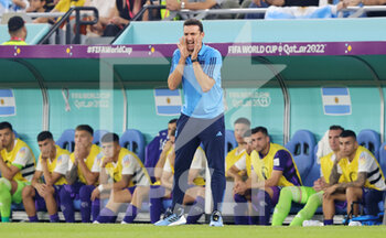 2022-11-30 - Head coach Lionel Scaloni during the FIFA World Cup 2022, Group C football match between Poland and Argentina on November 30, 2022 at Stadium 974 in Doha, Qatar - FOOTBALL - WORLD CUP 2022 - POLAND V ARGENTINA - FIFA WORLD CUP - SOCCER