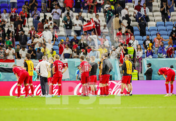 2022-12-01 - Denmark players go over to their fans at full time during the FIFA World Cup 2022, Group D football match between Australia and Denmark on November 30, 2022 at Al-Janoub Stadium in Al-Wakrah, Qatar - FOOTBALL - WORLD CUP 2022 - AUSTRALIA V DENMARK - FIFA WORLD CUP - SOCCER