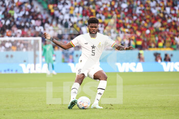 2022-11-28 - Thomas Partey of Ghana during the FIFA World Cup 2022, Group H football match between South Korea Republic and Ghana on November 28, 2022 at Education City Stadium in Doha, Qatar - FOOTBALL - WORLD CUP 2022 - KOREA REPUBLIC V GHANA - FIFA WORLD CUP - SOCCER