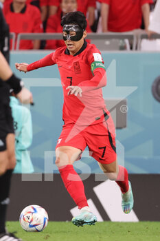 2022-11-28 - Son Heung-Min of South Korea during the FIFA World Cup 2022, Group H football match between South Korea Republic and Ghana on November 28, 2022 at Education City Stadium in Doha, Qatar - FOOTBALL - WORLD CUP 2022 - KOREA REPUBLIC V GHANA - FIFA WORLD CUP - SOCCER