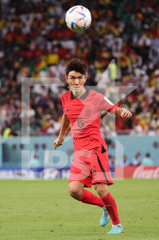 2022-11-28 - Hwang In-Beom of South Korea during the FIFA World Cup 2022, Group H football match between South Korea Republic and Ghana on November 28, 2022 at Education City Stadium in Doha, Qatar - FOOTBALL - WORLD CUP 2022 - KOREA REPUBLIC V GHANA - FIFA WORLD CUP - SOCCER