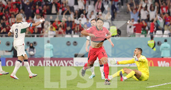 2022-12-02 - Hee-chan Hwang of Korea Republic celebrates his goal 2-1 during the FIFA World Cup 2022, Group H football match between Korea Republic and Portugal on December 2, 2022 at Education City Stadium in Doha, Qatar - FOOTBALL - WORLD CUP 2022 - KOREA REPUBLIC V PORTUGAL - FIFA WORLD CUP - SOCCER