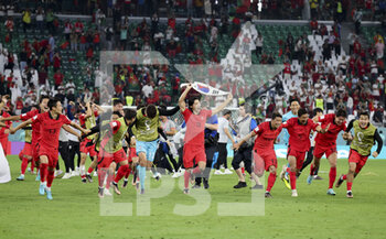2022-12-02 - South Korea celebrates the victory following the FIFA World Cup 2022, Group H football match between Korea Republic and Portugal on December 2, 2022 at Education City Stadium in Doha, Qatar - FOOTBALL - WORLD CUP 2022 - KOREA REPUBLIC V PORTUGAL - FIFA WORLD CUP - SOCCER