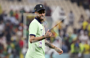2022-12-02 - Neymar Jr of Brazil on the pitch following the FIFA World Cup 2022, Group G football match between Cameroon and Brazil on December 2, 2022 at Lusail Stadium in Al Daayen, Qatar - FOOTBALL - WORLD CUP 2022 - CAMEROON V BRAZIL - FIFA WORLD CUP - SOCCER