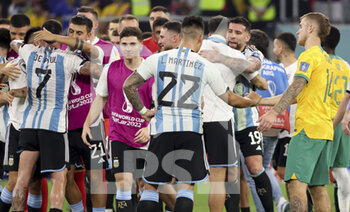 2022-12-03 - Julian Alvarez of Argentina and teammates celebrate the victory following the FIFA World Cup 2022, Round of 16 football match between Argentina and Australia on December 3, 2022 at Ahmad Bin Ali Stadium in Al Rayyan, Qatar - FOOTBALL - WORLD CUP 2022 - 1/8 - ARGENTINA V AUSTRALIA - FIFA WORLD CUP - SOCCER