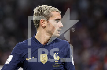 2022-12-04 - Antoine Griezmann of France during the FIFA World Cup 2022, Round of 16 football match between France and Poland on December 4, 2022 at Al Thumama Stadium in Doha, Qatar - FOOTBALL - WORLD CUP 2022 - 1/8 - FRANCE V POLAND - FIFA WORLD CUP - SOCCER