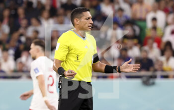 2022-12-04 - Referee Jesus Valenzuela of Venezuela during the FIFA World Cup 2022, Round of 16 football match between France and Poland on December 4, 2022 at Al Thumama Stadium in Doha, Qatar - FOOTBALL - WORLD CUP 2022 - 1/8 - FRANCE V POLAND - FIFA WORLD CUP - SOCCER
