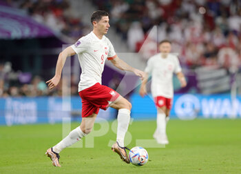 2022-12-04 - Robert Lewandowski of Poland during the FIFA World Cup 2022, Round of 16 football match between France and Poland on December 4, 2022 at Al Thumama Stadium in Doha, Qatar - FOOTBALL - WORLD CUP 2022 - 1/8 - FRANCE V POLAND - FIFA WORLD CUP - SOCCER