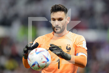 2022-12-04 - Hugo Lloris of France during the FIFA World Cup 2022, Round of 16 football match between France and Poland on December 4, 2022 at Al Thumama Stadium in Doha, Qatar - FOOTBALL - WORLD CUP 2022 - 1/8 - FRANCE V POLAND - FIFA WORLD CUP - SOCCER