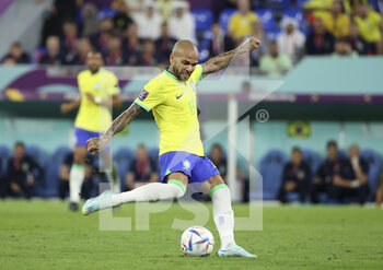 2022-12-05 - Dani Alves of Brazil during the FIFA World Cup 2022, Round of 16 football match between Brazil and Korea Republic on December 5, 2022 at Stadium 974 in Doha, Qatar - FOOTBALL - WORLD CUP 2022 - 1/8 - BRAZIL V KOREA REPUBLIC - FIFA WORLD CUP - SOCCER