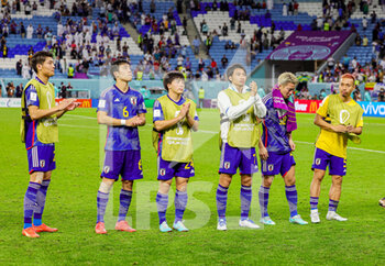 2022-12-06 - Japan players look dejected at full time during the FIFA World Cup 2022, Round of 16 football match between Japan and Croatia on December 5, 2022 at Al-Janoub Stadium in Al-Wakrah, Qatar - FOOTBALL - WORLD CUP 2022 - 1/8 - JAPAN V CROATIA - FIFA WORLD CUP - SOCCER