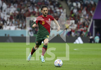 2022-12-06 - Bernardo Silva of Portugal during the FIFA World Cup 2022, Round of 16 football match between Portugal and Switzerland on December 6, 2022 at Lusail Stadium in Al Daayen, Qatar - FOOTBALL - WORLD CUP 2022 - 1/8 - PORTUGAL V SWITZERLAND - FIFA WORLD CUP - SOCCER