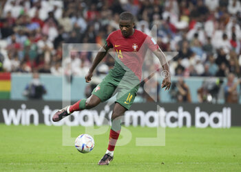 2022-12-06 - William Carvalho of Portugal during the FIFA World Cup 2022, Round of 16 football match between Portugal and Switzerland on December 6, 2022 at Lusail Stadium in Al Daayen, Qatar - FOOTBALL - WORLD CUP 2022 - 1/8 - PORTUGAL V SWITZERLAND - FIFA WORLD CUP - SOCCER