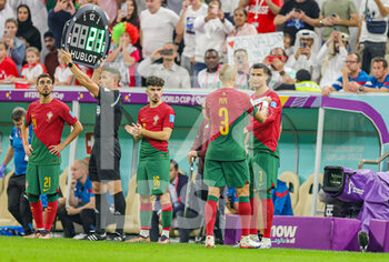 2022-12-06 - Substitution Cristiano Ronaldo (7) of Portugal comes on during the FIFA World Cup 2022, Round of 16 football match between Portugal and Switzerland on December 6, 2022 at Lusail Stadium in Al Daayen, Qatar - FOOTBALL - WORLD CUP 2022 - 1/8 - PORTUGAL V SWITZERLAND - FIFA WORLD CUP - SOCCER
