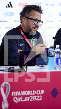 2022-12-08 - Assistant-coach of Brazil Cleber Xavier answers to the media during a press conference at the Qatar National Convention Center QNCC during the FIFA World Cup 2022 on December 8, 2022 in Doha, Qatar - FOOTBALL - WORLD CUP 2022 - MISCS - FIFA WORLD CUP - SOCCER