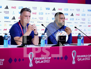 08/12/2022 - Coach of Netherlands Louis Van Gaal, Memphis Depay answer to the media during a press conference at the Qatar National Convention Center QNCC during the FIFA World Cup 2022 on December 8, 2022 in Doha, Qatar - FOOTBALL - WORLD CUP 2022 - MISCS - FIFA MONDIALI - CALCIO