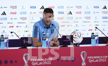 2022-12-08 - Coach of Argentina Lionel Scaloni answers to the media during a press conference at the Qatar National Convention Center QNCC during the FIFA World Cup 2022 on December 8, 2022 in Doha, Qatar - FOOTBALL - WORLD CUP 2022 - MISCS - FIFA WORLD CUP - SOCCER
