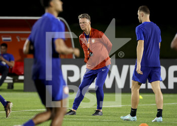 2022-12-08 - Coach of Netherlands Louis Van Gaal during Netherlands training session at the Qatar University training center during the FIFA World Cup 2022 on December 8, 2022 in Doha, Qatar - FOOTBALL - WORLD CUP 2022 - MISCS - FIFA WORLD CUP - SOCCER