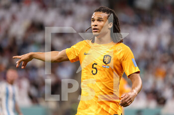 2022-12-09 - Nathan Ake of Netherlands during the FIFA World Cup 2022, Quarter-final football match between Netherlands and Argentina on December 9, 2022 at Lusail Stadium in Al Daayen, Qatar - FOOTBALL - WORLD CUP 2022 - 1/4 - NETHERLANDS V ARGENTINA - FIFA WORLD CUP - SOCCER