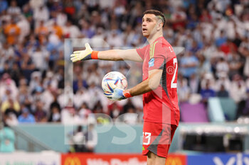 2022-12-09 - Argentina goalkeeper Emiliano Martinez aka Damian Martinez during the FIFA World Cup 2022, Quarter-final football match between Netherlands and Argentina on December 9, 2022 at Lusail Stadium in Al Daayen, Qatar - FOOTBALL - WORLD CUP 2022 - 1/4 - NETHERLANDS V ARGENTINA - FIFA WORLD CUP - SOCCER