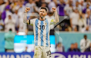 2022-12-10 - Lionel Messi (10) of Argentina scores from the penalty spot and celebrates 0-2 during the FIFA World Cup 2022, Quarter-final football match between Netherlands and Argentina on December 9, 2022 at Lusail Stadium in Al Daayen, Qatar - FOOTBALL - WORLD CUP 2022 - 1/4 - NETHERLANDS V ARGENTINA - FIFA WORLD CUP - SOCCER