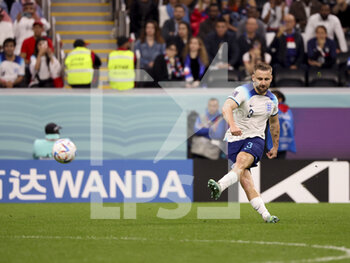 2022-12-10 - Luke Shaw of England during the FIFA World Cup 2022, Quarter-final football match between England and France on December 10, 2022 at Al Bayt Stadium in Al Khor, Qatar - FOOTBALL - WORLD CUP 2022 - 1/4 - ENGLAND V FRANCE - FIFA WORLD CUP - SOCCER