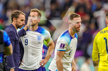 2022-12-10 - Gareth Southgate Manager of England comforts Harry Kane (9) of England at full time during the FIFA World Cup 2022, Quarter-final football match between England and France on December 10, 2022 at Al Bayt Stadium in Al Khor, Qatar - FOOTBALL - WORLD CUP 2022 - 1/4 - ENGLAND V FRANCE - FIFA WORLD CUP - SOCCER