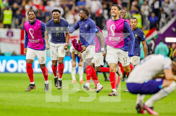 2022-12-10 - France players celebrates at full time during the FIFA World Cup 2022, Quarter-final football match between England and France on December 10, 2022 at Al Bayt Stadium in Al Khor, Qatar - FOOTBALL - WORLD CUP 2022 - 1/4 - ENGLAND V FRANCE - FIFA WORLD CUP - SOCCER