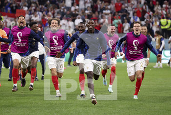 2022-12-10 - William Saliba, Matteo Guendouzi, Ousmane Dembele, Youssouf Fofana, Ousmane Dembele, Benjamin Pavard of France celebrate the victory following the FIFA World Cup 2022, Quarter-final football match between England and France on December 10, 2022 at Al Bayt Stadium in Al Khor, Qatar - FOOTBALL - WORLD CUP 2022 - 1/4 - ENGLAND V FRANCE - FIFA WORLD CUP - SOCCER