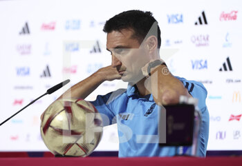 2022-12-12 - Coach of Argentina Lionel Scaloni answers to the media during a press conference at the Qatar National Convention Center QNCC during the FIFA World Cup 2022 on December 12, 2022 in Doha, Qatar - FOOTBALL - WORLD CUP 2022 - MISCS - FIFA WORLD CUP - SOCCER