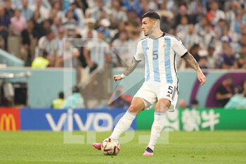 2022-12-13 - Leandro Paredes of Argentina during the FIFA World Cup 2022, Semi-final football match between Argentina and Croatia on December 13, 2022 at Lusail Stadium in Al Daayen, Qatar - FOOTBALL - WORLD CUP 2022 - 1/2 - ARGENTINA V CROATIA - FIFA WORLD CUP - SOCCER
