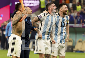2022-12-13 - Rodrigo De Paul, Lionel Messi of Argentina and teammates celebrate the victory following the FIFA World Cup 2022, Semi-final football match between Argentina and Croatia on December 13, 2022 at Lusail Stadium in Al Daayen, Qatar - FOOTBALL - WORLD CUP 2022 - 1/2 - ARGENTINA V CROATIA - FIFA WORLD CUP - SOCCER
