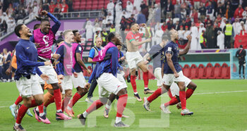 2022-12-14 - France players celebrate at full time during the FIFA World Cup 2022, Semi-final football match between France and Morocco on December 14, 2022 at Al Bayt Stadium in Al Khor, Qatar - FOOTBALL - WORLD CUP 2022 - 1/2 - FRANCE V MOROCCO - FIFA WORLD CUP - SOCCER