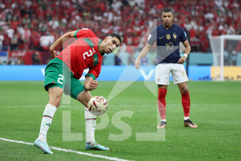 2022-12-14 - Achraf Hakimi of Morocco during the FIFA World Cup 2022, Semi-final football match between France and Morocco on December 14, 2022 at Al Bayt Stadium in Al Khor, Qatar - FOOTBALL - WORLD CUP 2022 - 1/2 - FRANCE V MOROCCO - FIFA WORLD CUP - SOCCER