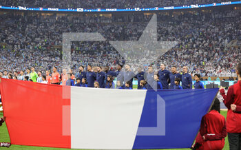 2022-12-18 - Team of France during the FIFA World Cup 2022, Final football match between Argentina and France on December 18, 2022 at Lusail Stadium in Al Daayen, Qatar - FOOTBALL - WORLD CUP 2022 - FINAL - ARGENTINA V FRANCE - FIFA WORLD CUP - SOCCER
