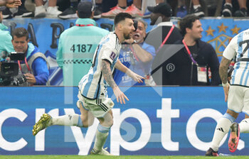 2022-12-18 - Lionel Messi of Argentina celebrates his goal 3-2 during the FIFA World Cup 2022, Final football match between Argentina and France on December 18, 2022 at Lusail Stadium in Al Daayen, Qatar - FOOTBALL - WORLD CUP 2022 - FINAL - ARGENTINA V FRANCE - FIFA WORLD CUP - SOCCER