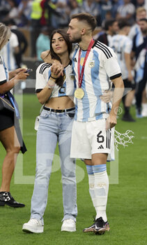 2022-12-18 - German Pezzella of Argentina and his wife Agustina Bascerano following the FIFA World Cup 2022, Final football match between Argentina and France on December 18, 2022 at Lusail Stadium in Al Daayen, Qatar - FOOTBALL - WORLD CUP 2022 - FINAL - ARGENTINA V FRANCE - FIFA WORLD CUP - SOCCER