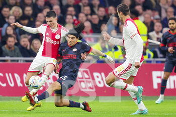 2022-11-06 - Jorge Sanchez of Ajax battles for the ball with Erick Gutierrez of PSV during the Netherlands championship Eredivisie football match between Ajax and PSV on November 6, 2022 at the Johan Cruijff Arena in Amsterdam, Netherlands - FOOTBALL - NETHERLANDS CHAMP - AJAX V PSV - NETHERLANDS EREDIVISIE - SOCCER